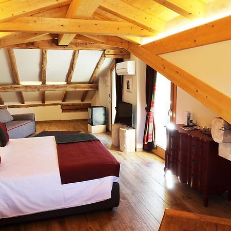 Le Petit Lievre Bed & Breakfast Aosta Exterior photo