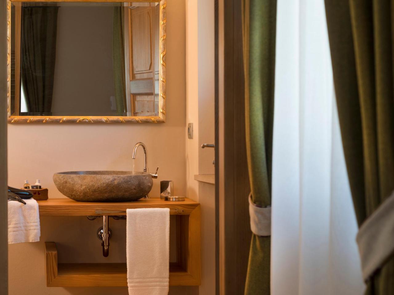 Le Petit Lievre Bed & Breakfast Aosta Exterior photo