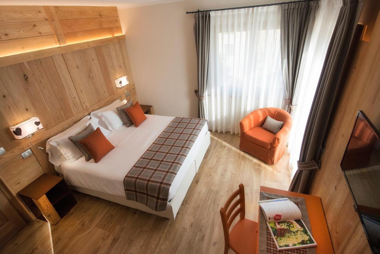Le Petit Lievre Bed & Breakfast Aosta Exterior photo